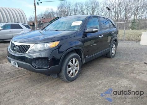 2013 Kia Sorento Lx z USA, uszkodzony, nr VIN 5XYKTDA62DG417999